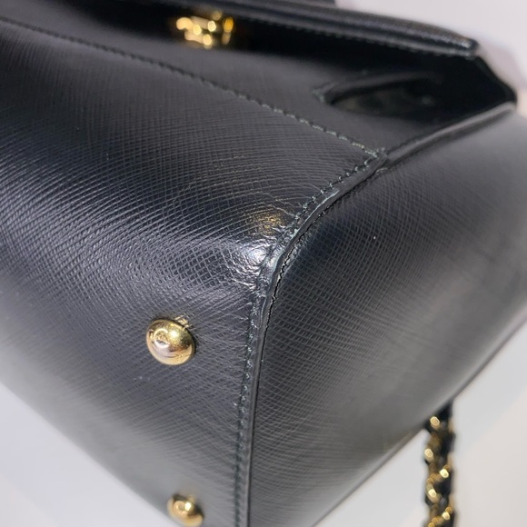 โโSOLDโโFerragamo Carrie Vara small satchel bag - Picture 5 of 9